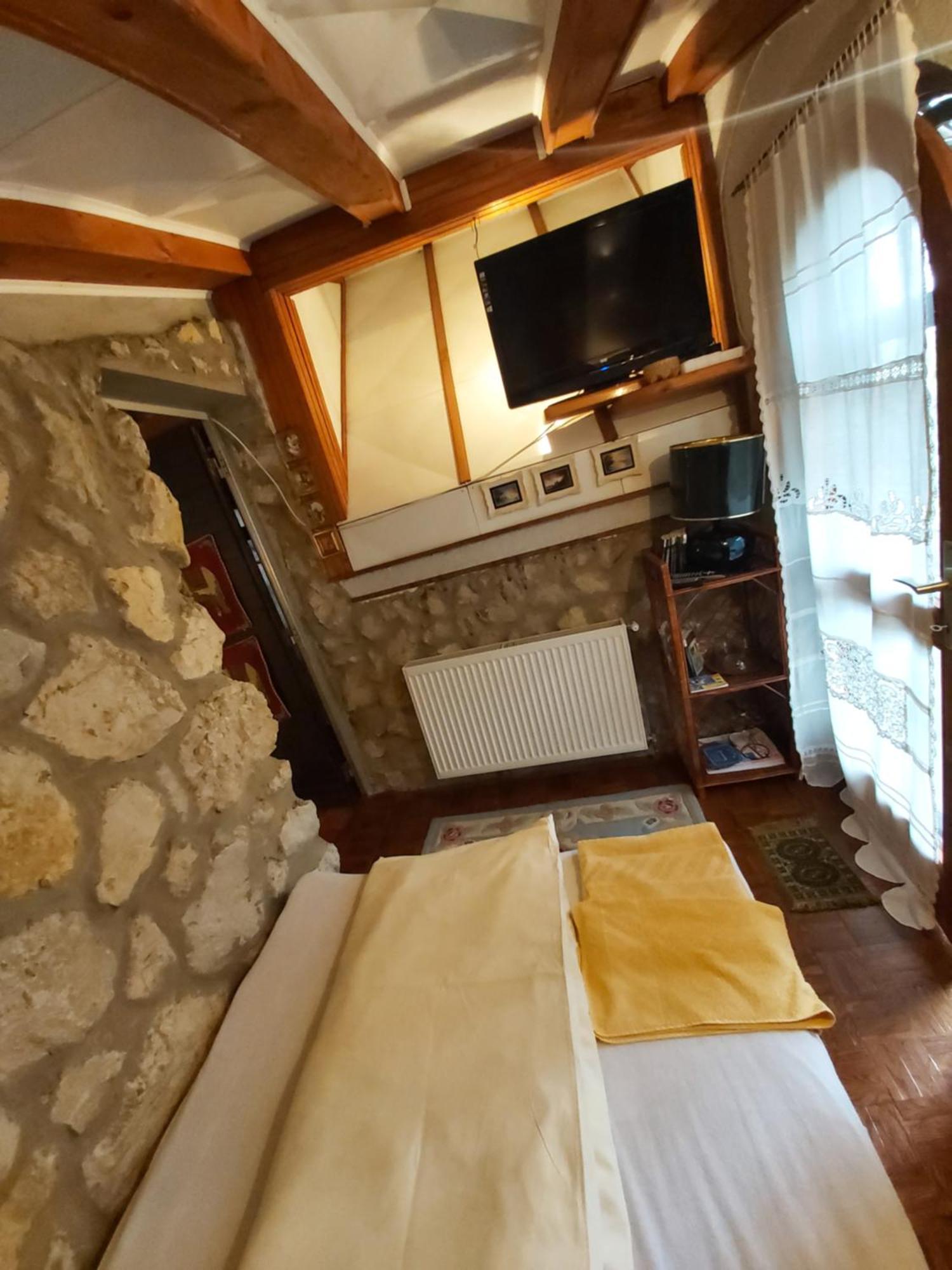 Guesthouse Bajka Vinci Kamer foto