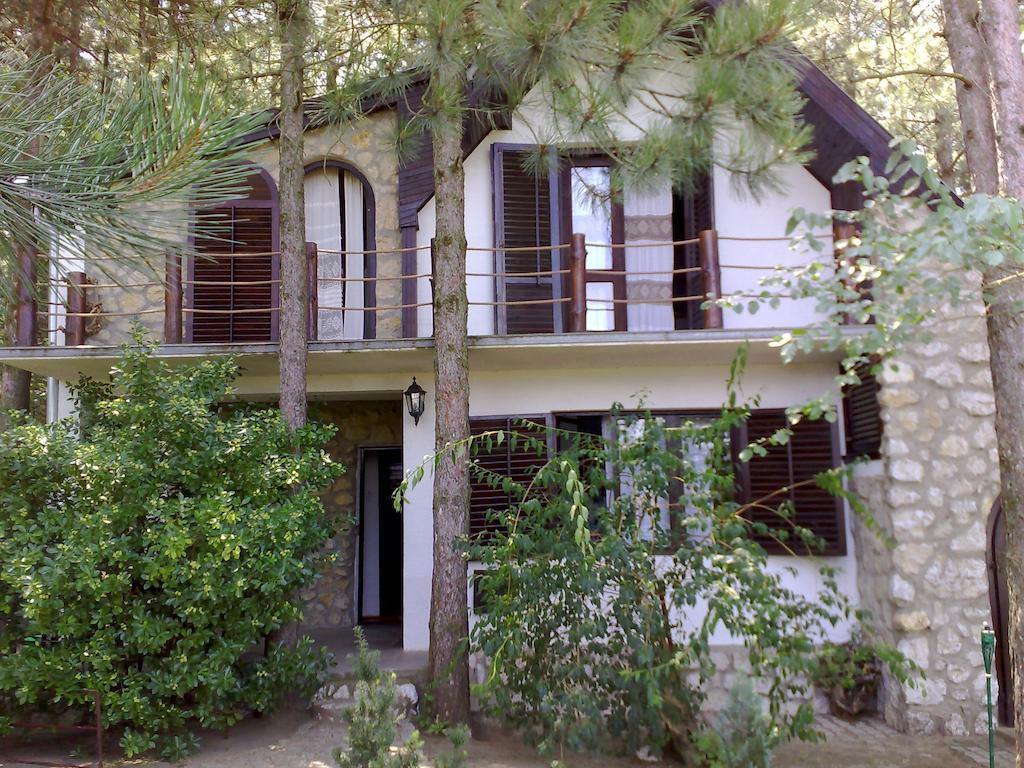 Guesthouse Bajka Vinci Buitenkant foto