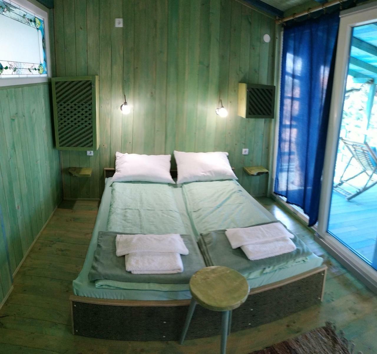 Guesthouse Bajka Vinci Buitenkant foto